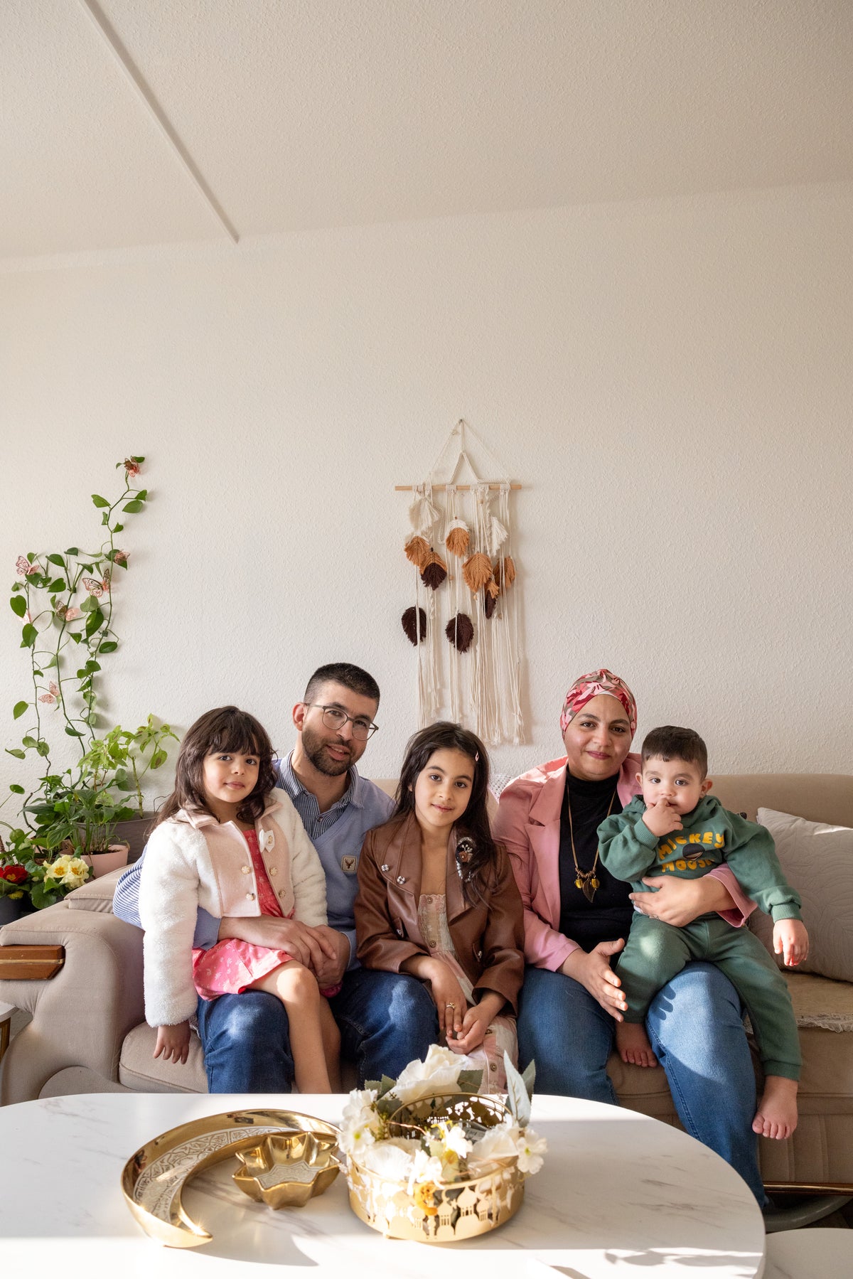 Assem Abu Shakra in „Erstbezug Platte – Geschichten vom Ankommen in Leipzig-Grünau“, 2026