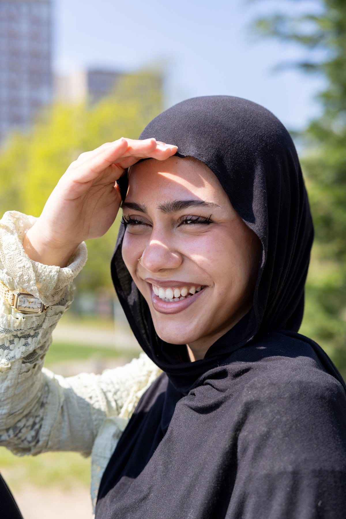 Sana Taheri in „Erstbezug Platte – Geschichten vom Ankommen in Leipzig-Grünau“, 2026